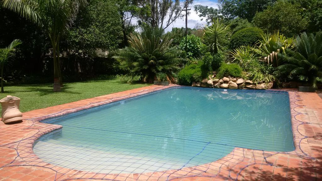 Hotel Hillside Manor Bulawayo Exterior foto