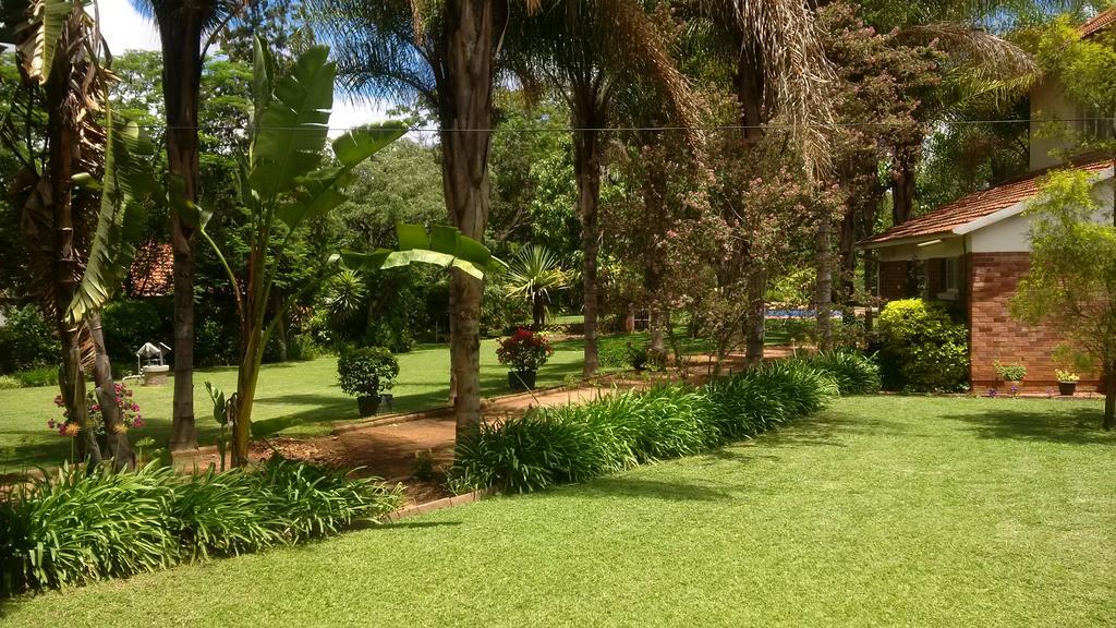 Hotel Hillside Manor Bulawayo Exterior foto