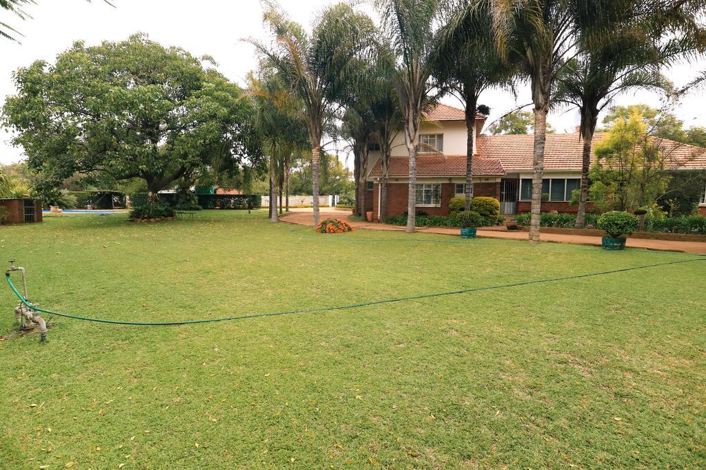 Hotel Hillside Manor Bulawayo Exterior foto