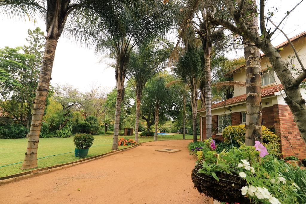 Hotel Hillside Manor Bulawayo Exterior foto